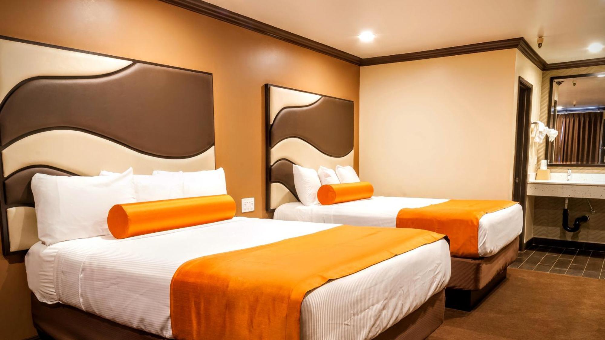 Queen Room with Two Queen Beds,202331299:JPEG