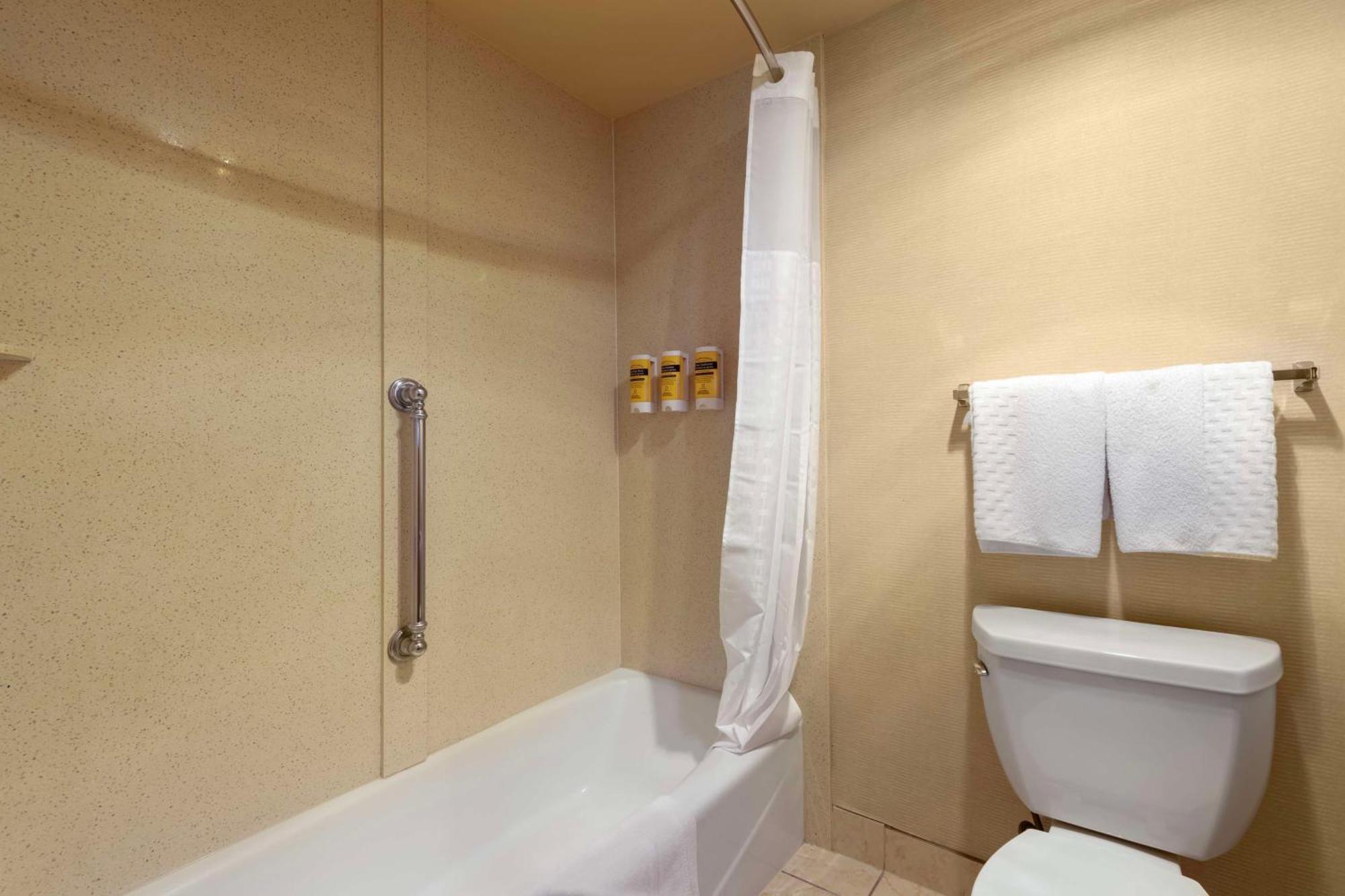 King Room with Sofa and Wet Bar - Interior Room/Non-Smoking,1631561755:JPEG