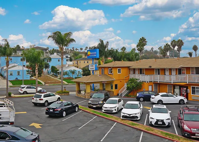 Kid friendly hotel Redondo Inn And Suites